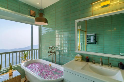 The English Country House | Victorian Suite