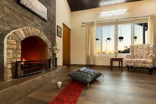 Room 4 @ The Silver Oaks Cottage – 1 bedroom villa in Dehradun, Uttarakhand