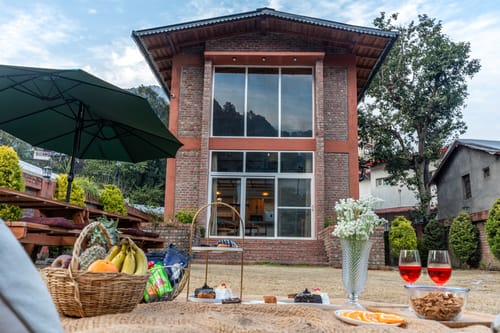 Casa Gaula | 4-BHK Cottage with  Lawn and Outdoor Sit-Out | 20 mins away from Bhimtal Lake – 4 bedroom villa in Bhimtal, Uttarakhand