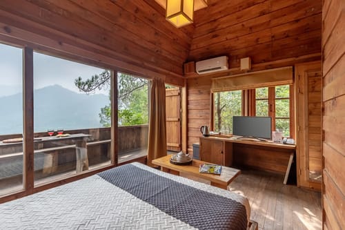 Suro Woodbine Chalet | Pet-friendly Suite With A Balcony, Restaurant & Outdoor Seating – 1 bedroom villa in Shimla, Himachal Pradesh