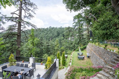Pine Estate w/ Complimentary Breakfast – 6 bedroom villa in Shimla, Himachal Pradesh
