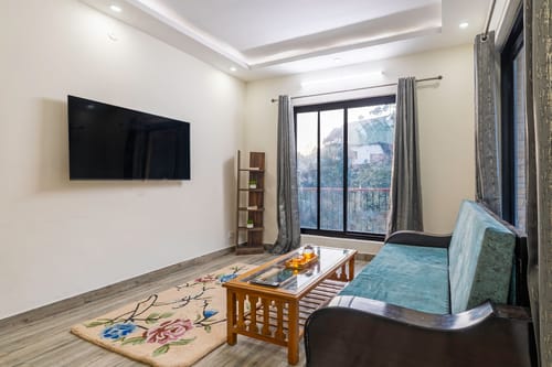 Vyasa Resorts | 2-BHK Duplex Cottage With Lounge Area, Balcony & Picturesque Hill Views| 5 mins From Mussorie Lake – 2 bedroom villa in Mussoorie, Uttarakhand