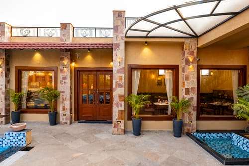 Tiger Cave Suite | 1-Room with Private Pool, Sit-out area, Shared Pool & Garden on Main Ranthambore Road | Pet-Friendly – 1 bedroom villa in Ranthambore, Rajasthan