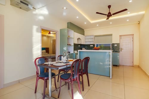 Hillshades Retreat | 6-BHK Villa With Sit-out Area, Private Pool, Restro, Game Zone, Panoramic Hill Views & a Lift – 6 bedroom villa in Kasauli, Himachal Pradesh