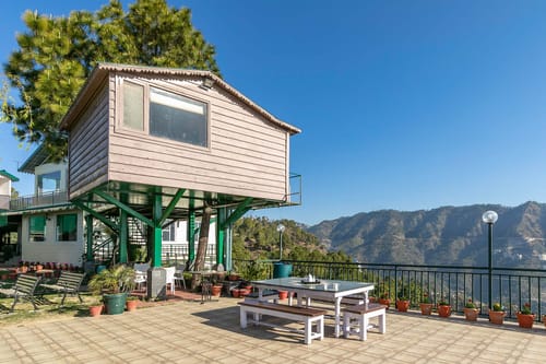 Villa Mountain Crest w/ Outdoor Pool – 6 bedroom villa in Kasauli, Himachal Pradesh