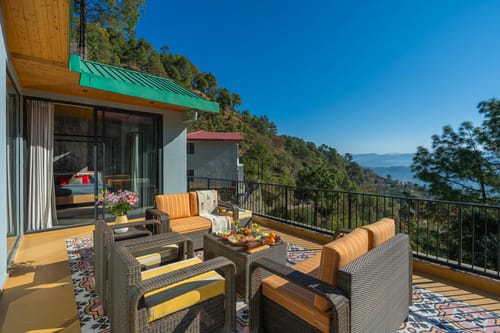 Thelma & Louise  W/ Outdoor Jacuzzi – 6 bedroom villa in Kasauli, Himachal Pradesh