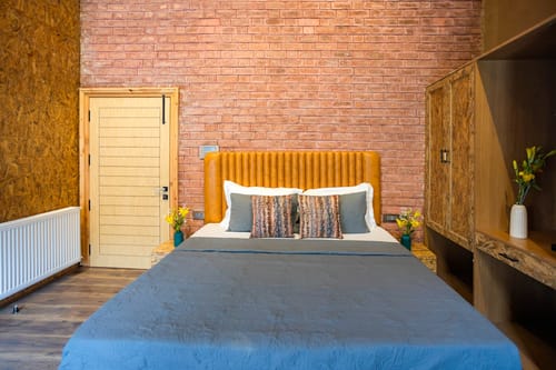 Frozen Fall @ Dewdrop Cottages