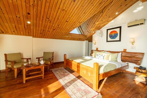 The Rustic Retreat – 4 bedroom villa in Kasauli, Himachal Pradesh