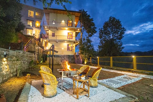 Adrushya | Stunning 1-BHK Retreat with Hill Views, Karaoke Room & Restaurant  – 1 bedroom villa in Mukteshwar, Uttarakhand