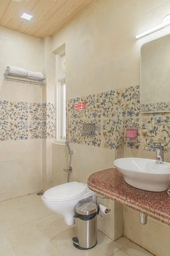 Stone Cottage | Mountain-view | Patio | Kufri – 1 bedroom villa in Shimla, Himachal Pradesh
