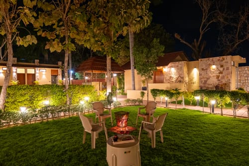 Tiger Cave Suite | Pet-friendly Room with Shared Pool & Garden on Main Ranthambore Road – 1 bedroom villa in Ranthambore, Rajasthan