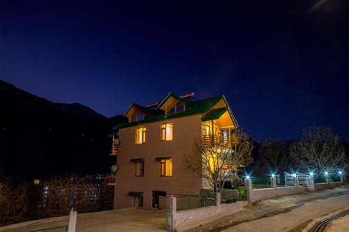 3 Rooms @ Stonehurst Cottage – 3 bedroom villa in Manali, Himachal Pradesh