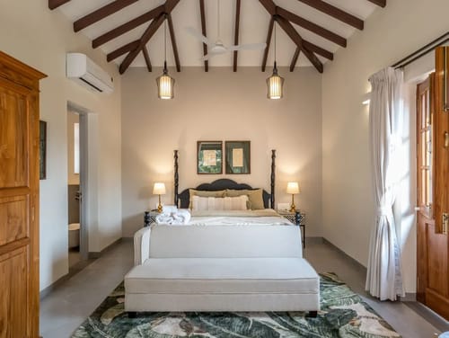 Opalys | 4-BHK | Pvt Pool & Garden | Lift – 4 bedroom villa in North Goa, Goa