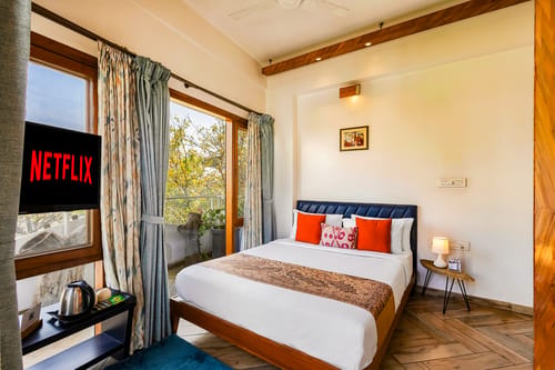 The Jazminn Timberwood | 3-BHK Pet-friendly Apartment with Shared Sit Out Area | Near Bengaluru Palace – 3 bedroom villa in Bengaluru, Karnataka