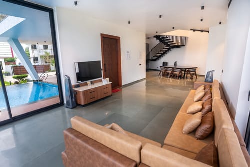 JD Beach Vacay | 4-BHK Oceanfront Beach Villa with Spacious Lawn, Ambient-Lit Bar & Private Beach Access – 4 bedroom villa in Chennai, Tamil Nadu