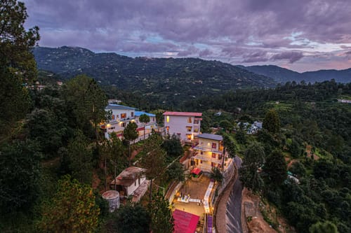 Adrushya | Charming 2-BHK with In-House Karaoke & Restaurant – 2 bedroom villa in Mukteshwar, Uttarakhand