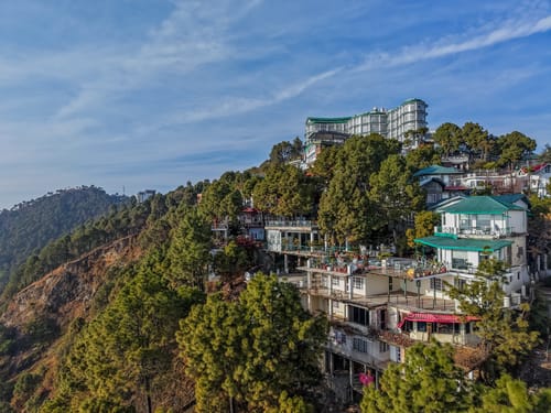 Berlin House | 4-BHK Pet-friendly Villa with Outdoor Seating & Perfect Sunset, Sunrise & Valley Views – 4 bedroom villa in Kasauli, Himachal Pradesh