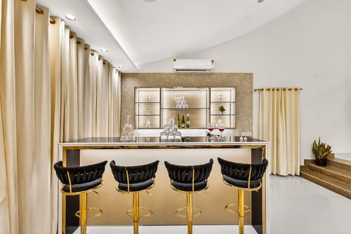 Crystal Farms | Pet-friendly 3-BHK Farmhouse with Private Pool, Bar, Garden & Elegant British Interiors | Close to Qutub Minar – 3 bedroom villa in Delhi NCR, Delhi