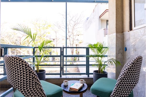 Liv Regalia Serviced Apartments | 1-BHK With Balcony with Restaurant, Lift, Gym & Conference Room | 1 km from Millennium City Centre – 1 bedroom villa in Delhi NCR, Delhi