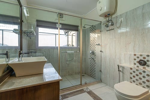 Treehouse @ Villa Mountain Crest w/ Outdoor Pool – 1 bedroom villa in Kasauli, Himachal Pradesh