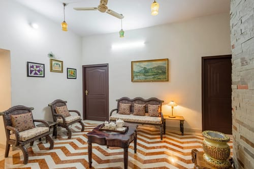 Abhimanyu Mansion Sapphire | 4-BHK Heritage Haveli With Outdoor Dining Area & Garden in City Centre – 4 bedroom villa in Udaipur, Rajasthan