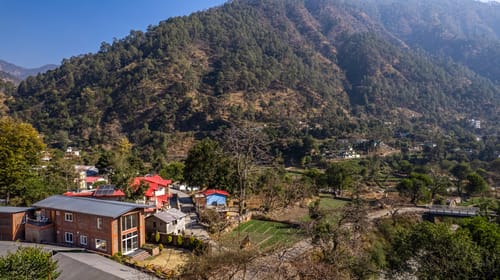 Casa Gaula | 4-BHK Cottage with  Lawn and Outdoor Sit-Out | 20 mins away from Bhimtal Lake – 4 bedroom villa in Bhimtal, Uttarakhand