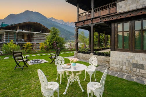 Coralbells @ Snowdrop House – 3 bedroom villa in Manali, Himachal Pradesh