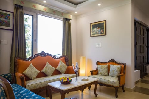 Captain’s Nest | 3-BHK Hilltop Hideaway With Garden & Scenic Views – 3 bedroom villa in Kasauli, Himachal Pradesh