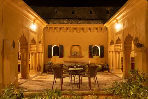 Khohar Haveli - Gurgaon W/ Breakfast Included