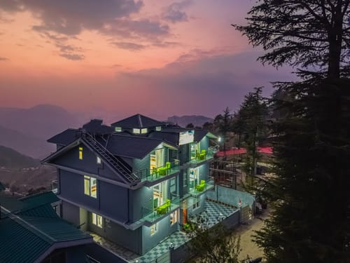 The Ridgeview Retreat Olivia | Pet-friendly Room with Private Balcony, Common  Lounge & Restro | Close to Naldehra – 1 bedroom villa in Shimla, Himachal Pradesh