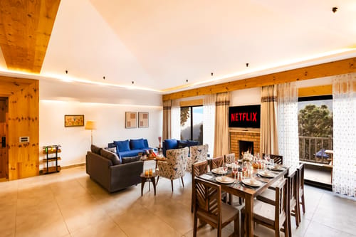 The Retreat Villa | 4-BHK Hillside Retreat with Indoor Pool, Jacuzzis | Near Kasauli Hill Station – 4 bedroom villa in Kasauli, Himachal Pradesh