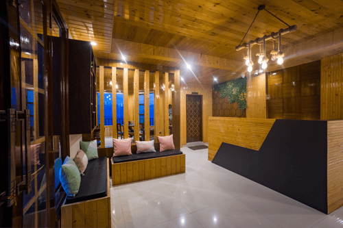 Pine Shadow Flamingo | Pet-friendly Hilltop Suite With Panoramic Views & Restaurant – 1 bedroom villa in Shimla, Himachal Pradesh