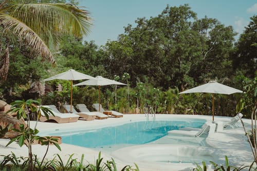 Bali Bay Gumuk | 2-BHK Villa On 2 Acres of Land with Shared Pool, Firepits, Lounges & Jacuzzi – 2 bedroom villa in Bengaluru, Karnataka