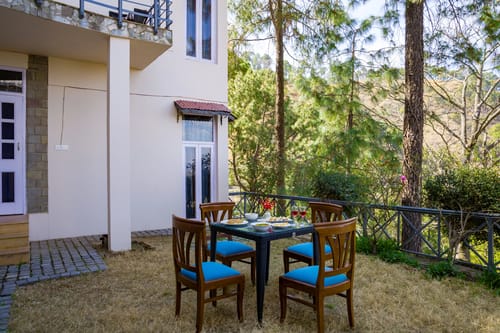 Mehar Villa | 3-BHK Hillside Retreat With Garden & Scenic Views – 3 bedroom villa in Kasauli, Himachal Pradesh