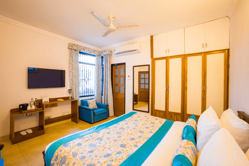 Mehar Villa | 3-BHK Hillside Retreat With Garden & Scenic Views – 3 bedroom villa in Kasauli, Himachal Pradesh