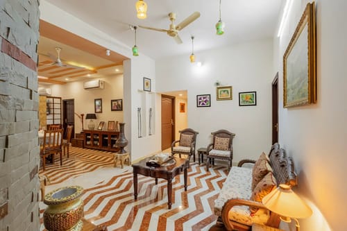 Abhimanyu Mansion Sapphire | 4-BHK Heritage Haveli With Outdoor Dining Area & Garden in City Centre – 4 bedroom villa in Udaipur, Rajasthan
