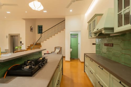 Villa Frienders | Indo-Portuguese 5-BHK Villa With Private Pool & Lift Near Popular Beaches – 5 bedroom villa in North Goa, Goa