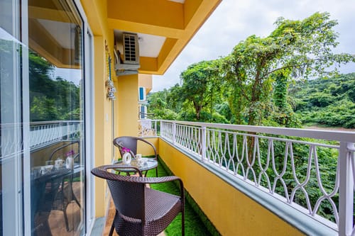 Veera Marina | Elegant 1-BHK Apt With Common Pools, Gym & Lift  – 1 bedroom villa in North Goa, Goa