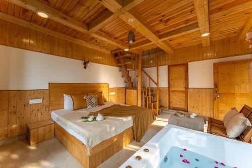 Jibhi Peaks Duplex Cottage With A Hot Tub