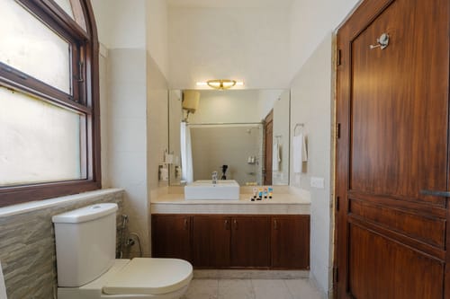 Klook @ Moets Palm Villa – 7 bedroom villa in Gurgaon, Delhi