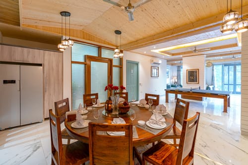 Utopia @ Aykon Estate w/ Outdoor Pool – 8 bedroom villa in Kasauli, Himachal Pradesh