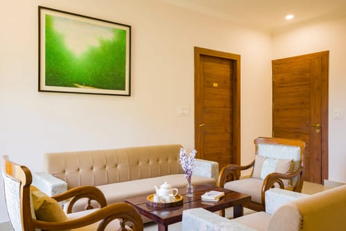 Captain’s Nest | 3-BHK Hilltop Hideaway With Garden & Scenic Views – 3 bedroom villa in Kasauli, Himachal Pradesh