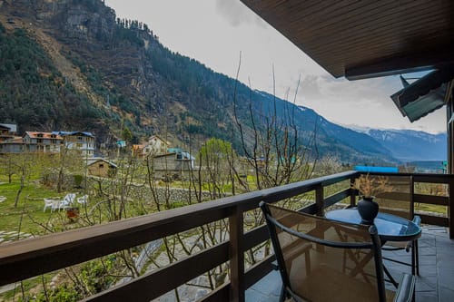 Maple @ Lost in the Alps – 3 bedroom villa in Manali, Himachal Pradesh
