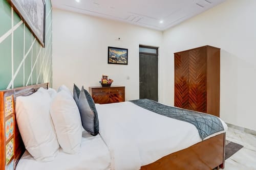 Tranquil Meadows | 5-BHK Farmhouse with Private Pool, Gazebo & Lush Garden – 5 bedroom villa in Delhi-ncr, Haryana