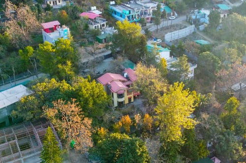 Thistle House | Pet-friendly 4-BHK Hideaway with Gazebo & Terrace by Bhimtal Lake – 4 bedroom villa in Nainital, Uttarakhand