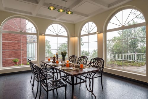 The Mohru Estate - Chail w/ Heated Pool