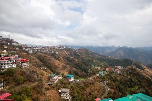 Cliff Zen | 2-BHK | Kitchen | Outdoor Sitting Area | Lift – 2 bedroom villa in Shimla, Himachal Pradesh