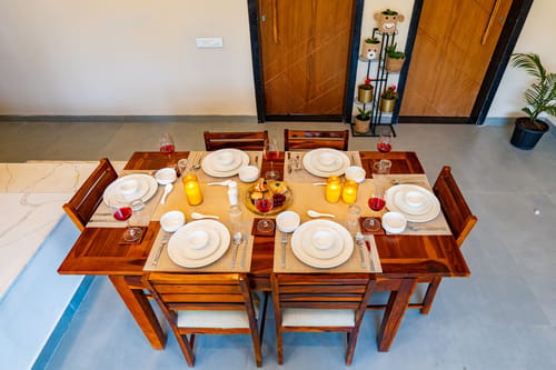 Vaikunth Villa | 3 BHK Getaway with Rooftop Pool, Sit-out Area, Jacuzzi, Scenic Lake & Hill Views – 3 bedroom villa in Udaipur, Rajasthan