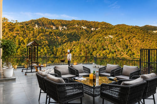 Panchvati Veloraa | Spacious Pet-Friendly 6-BHK Apartment | Scenic Views & Sit-Out Area – 6 bedroom villa in Kasauli, Himachal Pradesh