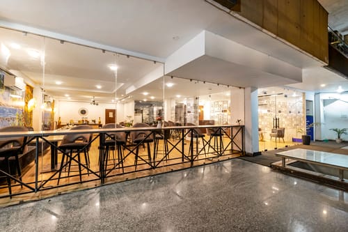 Liv Regalia Serviced Apartments | 1-BHK Suite with Restaurant, Lift, Gym & Conference Room | 1 km from Millennium City Centre – 1 bedroom villa in Delhi NCR, Delhi